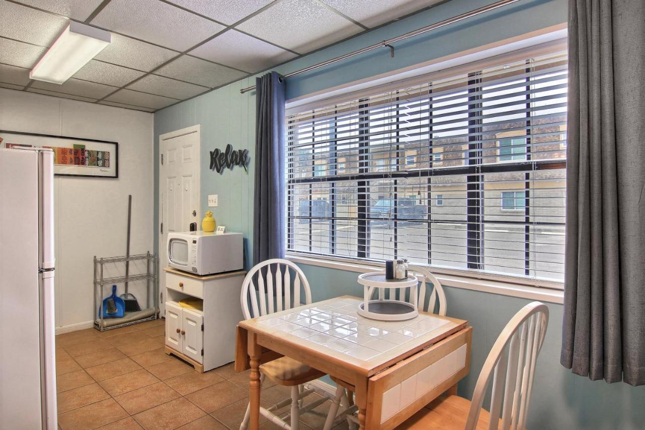 On The Half Shell Apartment *